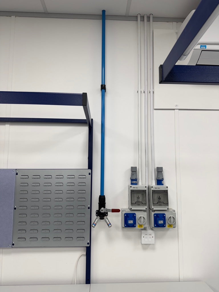 Transair Aluminium Compressed Air Pipework Installed at Collins Aerospace Clean Room Facility in Hampshire