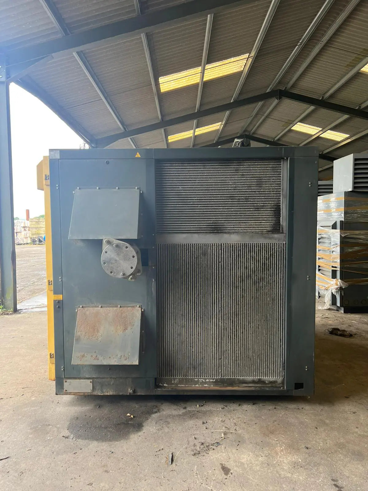 Used HPC ESD441 250 kW 1275 CFM 10 Bar Screw Air Compressor - airlinkcompressors.com